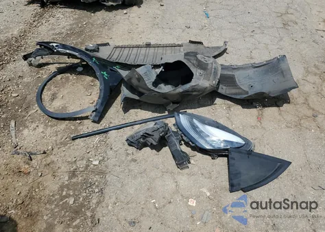 2020 Tesla Model Y z USA, uszkodzony, nr VIN 5YJYGDEE1LF046467